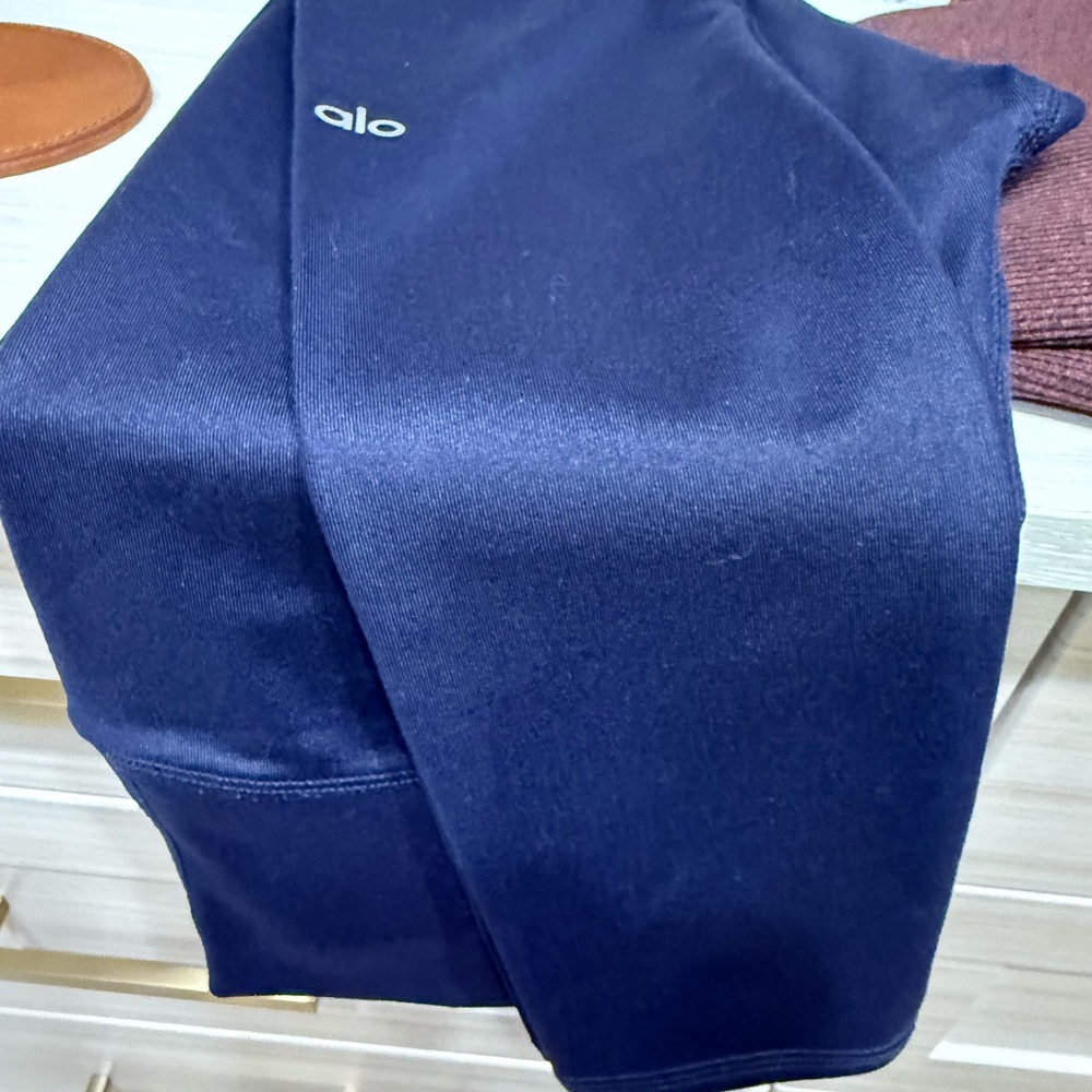 ALO Yoga 1 navy blue 1 lighter blue. Leggings